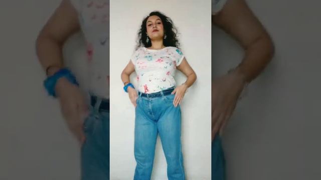 How to Style your Mom Jeans? #momjeans #baggyjeans #summeroutfits #styling смотреть онлайн