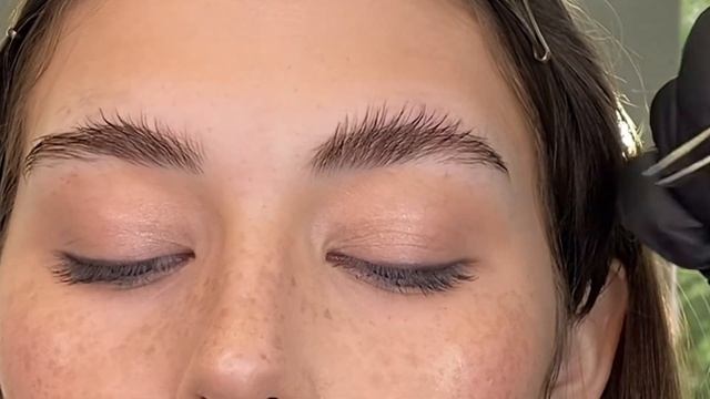 Осветление бровей дилютером и прореживание смотреть онлайн