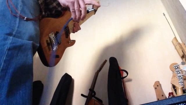 Секрет игры джеком об гитару :) смотреть онлайн