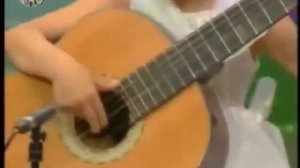 Мурка на гитаре.  Играют корейские дети.