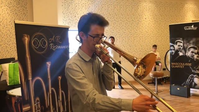 Young Italian trombone players testing AR Resonance mouthpiece смотреть онлайн