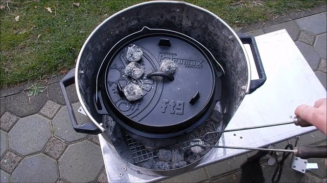 Беф бургиньон в казане, голландской печке Dutch Oven. Французский рецепт сочной и мягкой говядины смотреть онлайн