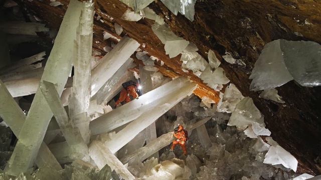 Фантастическая пещера Кристаллов. Аудио статья смотреть онлайн