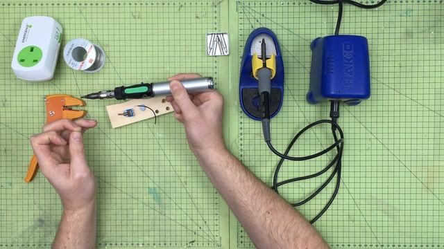 Tried & Tested: Soldering Irons: Gas Powered Portable vs Desk Top Mains Powered. смотреть онлайн