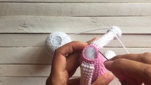 Как аккуратно пришить голову игрушки к телу смотреть онлайн