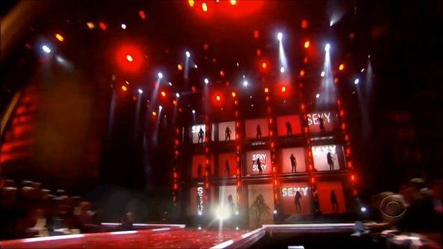 Top 5 Gisele Bundchen Walks In Victoria's Secret Runway History (1999-2006)