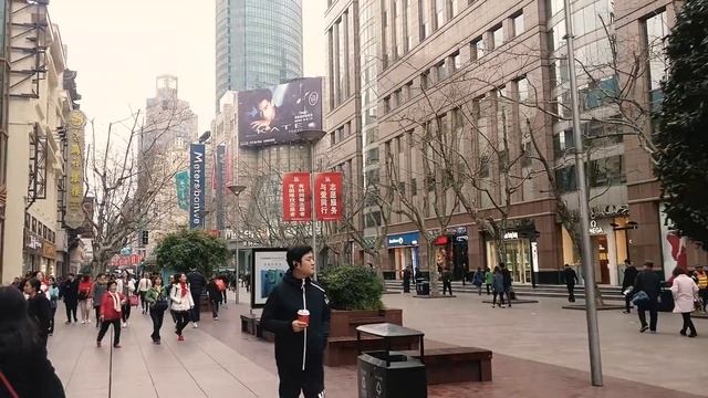 Самая знаменитая улица Шанхая. Что посмотреть куда бежать.Китай смотреть онлайн