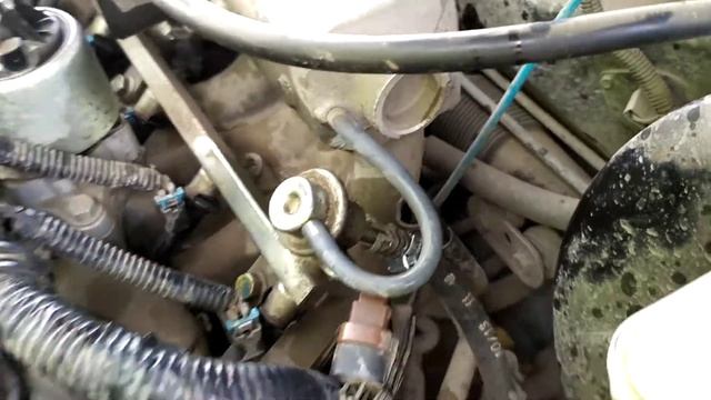 Daewoo Nexia 8кл., промывка форсунок без снятия с помощью насоса омыаателя стекла. смотреть онлайн