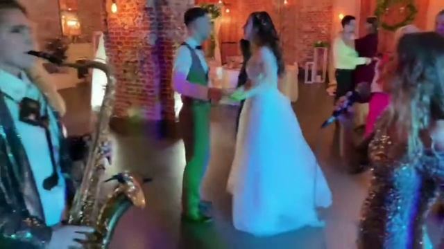 Love me like you do смотреть онлайн