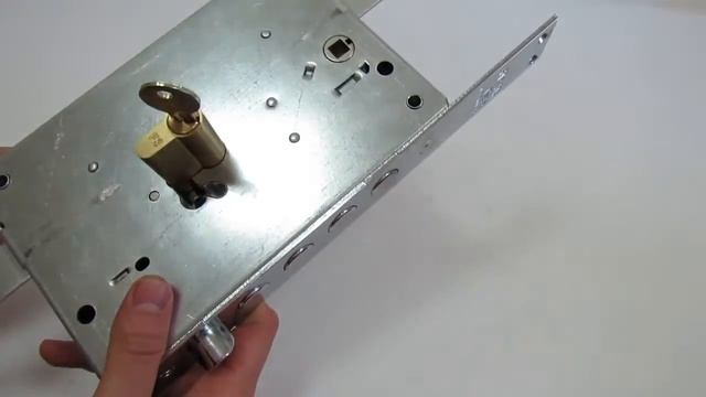 Цилиндровый замок ISEO 678OX04 смотреть онлайн