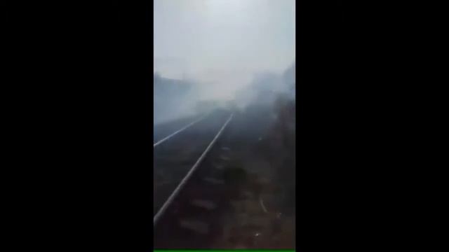 Волгоград. Горит железная дорога, тушат работники смотреть онлайн