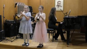 Шуточная мексиканская песня " Кукарача"