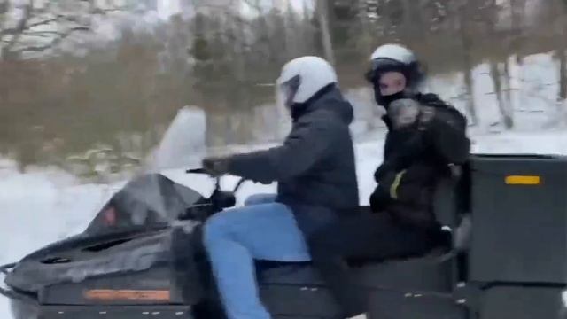 Покатушки на снегоходах от funpodarok.ru декабрь 2022 смотреть онлайн