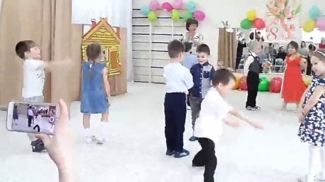 Вова танцы 8 марта смотреть онлайн