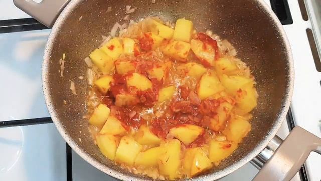 Мясо с зелёным горошком. Etli Bazeliye Yemeği