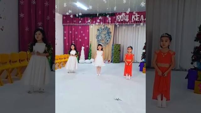 Стих про Новый Год 2019.Болат Молдир Кайырбеккызы. смотреть онлайн