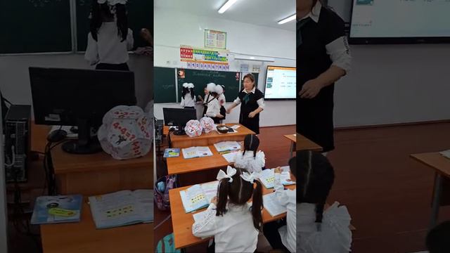 Урок математики 2 "Ж"класс Педагог Турегелдиева А.К. школа-гимназия #50 смотреть онлайн