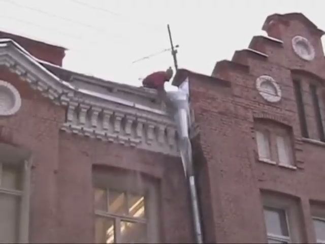 Очистка кровли от снега уборка льда
