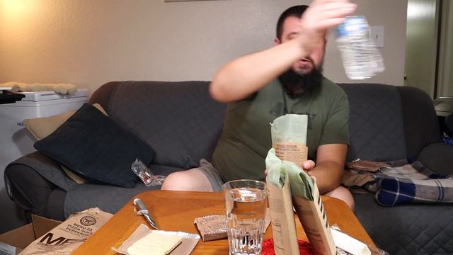 Что едят в армии USA . АМЕРИКАНСКИЙ сухой паек. Обзор ИРП. MRE в ассортименте. смотреть онлайн