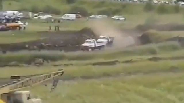 СУРОВЫЕ СТАРИЧКИ ГАЗИКИ ПОКАЗЫВАЮТ МАСТЕР КЛАСС В 2000-Х! ВОТ ЭТО ЧЕМПИОНАТ РОСССИИ! смотреть онлайн