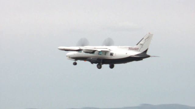 N444WF Mitsubishi MU-2 Landing & Takeoff Practice at Hollister смотреть онлайн