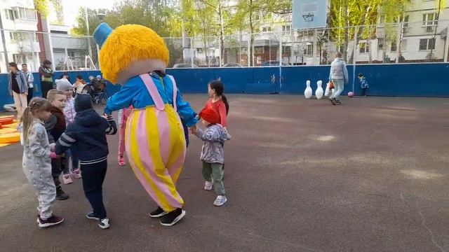 Спортивный праздник с анимацией организовали для зябликовцев смотреть онлайн