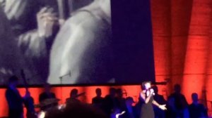 Мирей Матье с песней Эдит Пиаф «Non! Je ne regrette rien!» – «Нет! Я ни о чём не жалею!»