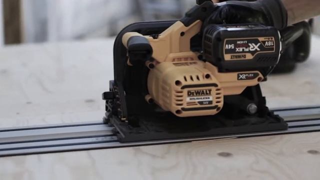 DEWALT Plunge Saw DCS520 смотреть онлайн