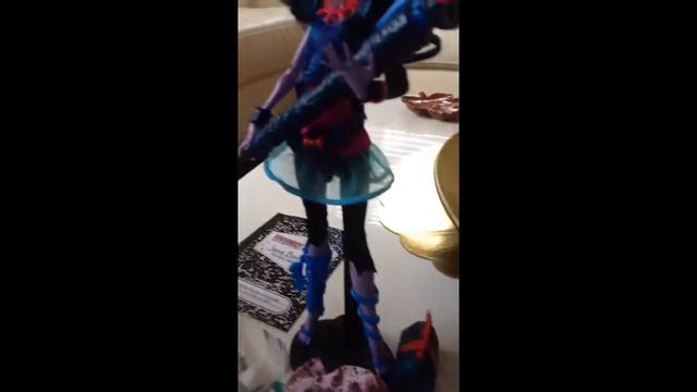Monster high art class skelita calivaras review смотреть онлайн