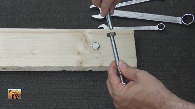 Life hack how to twist off screws without nut wrenches смотреть онлайн