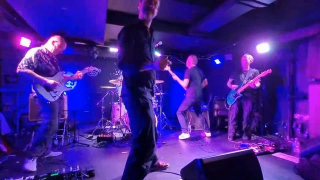 Thousand Yard Stare - Keepsake (live at the 229, London) смотреть онлайн