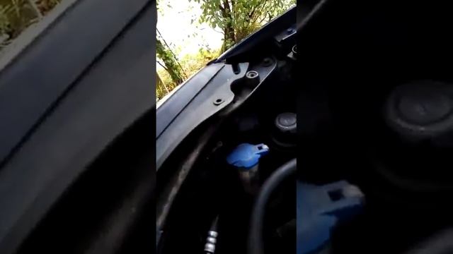 Replacing headlight bulb of Kia Carens 2008 смотреть онлайн