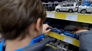 Как Филипп выбирал подарок Кириллу на день рождения? 10 лет // KiFill