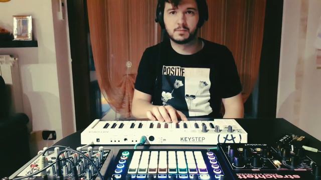 Remembering (80s live synth Jam n41) Circuit, streichfett, monotron delay смотреть онлайн
