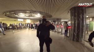 ПОСТАВИЛ НА МЕСТО БОРЗОГО МЕНТА / ШТРАФ ЗА МАСКУ / КОНТРОЛЕР КИДАЕТСЯ / БОРЗЫЙ МЕНТ / ШТРАФ В МЕТРО