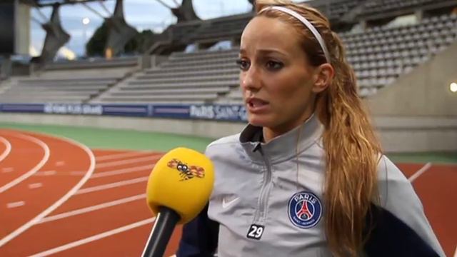 Kosovare Asllani: "Det är inte så många svenskar i Tyresö heller" смотреть онлайн