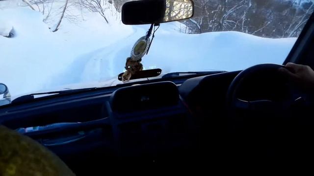 Казбеги. Знаменитый монастырь на горе. Спуск с горы. смотреть онлайн