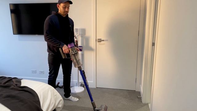 Customer Gabrijel Reviews the Dyson V11 Absolute Cordless Vacuum | The Good Guys смотреть онлайн