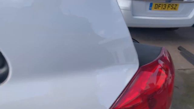 Vauxhall Zafira - How Do The Rear Seats Go Down ? Rear Seat Configuration ! смотреть онлайн