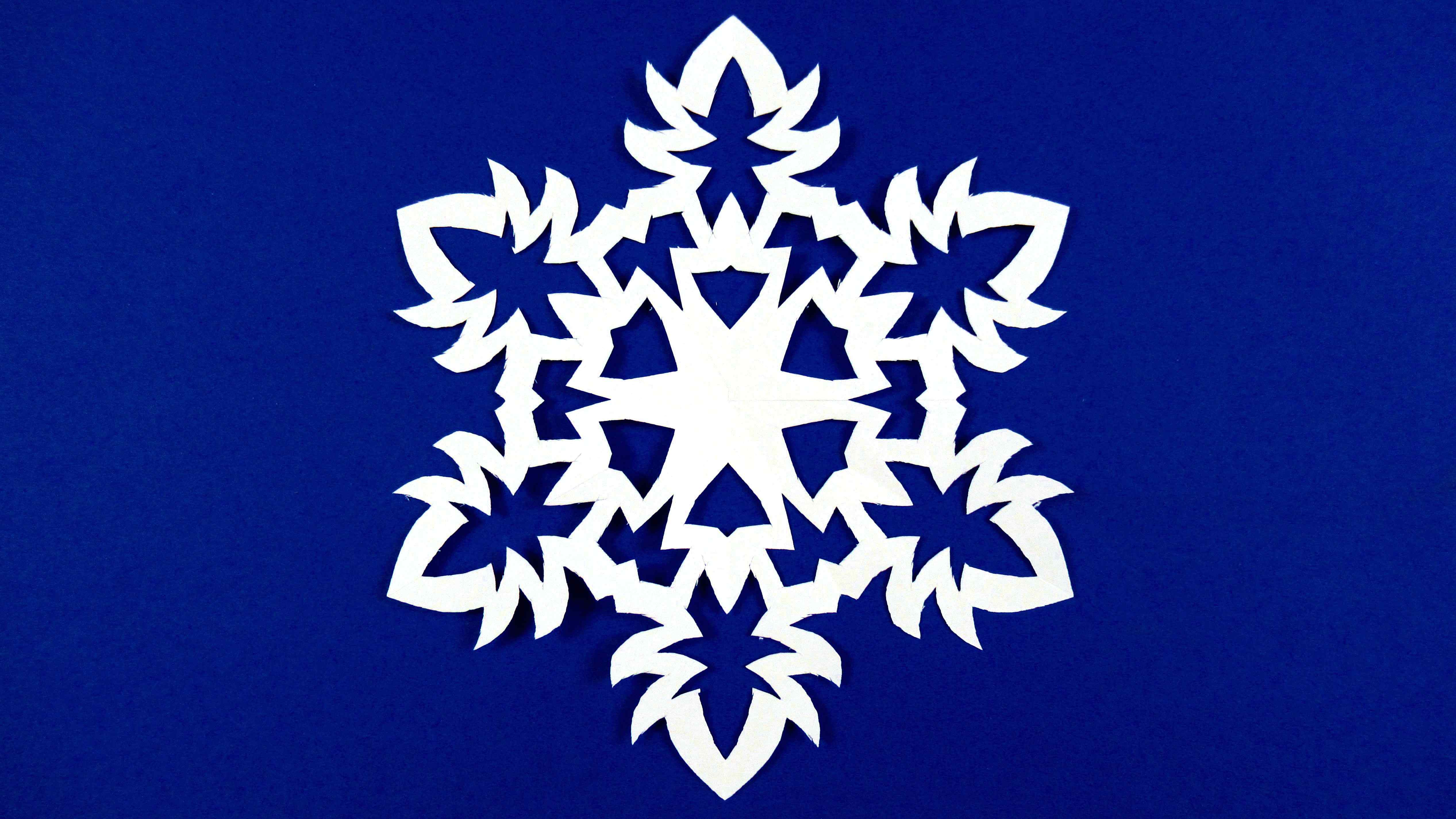 Как сделать снежинку из бумаги своими руками смотреть онлайн