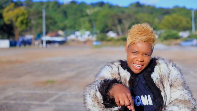 Roe Makawa x Shantel Sithole - Zoomer official Video Laktam Studios 2022 смотреть онлайн