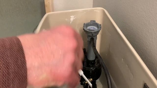 Fix A Slow Filling Toilet Tank-With No Tools! смотреть онлайн
