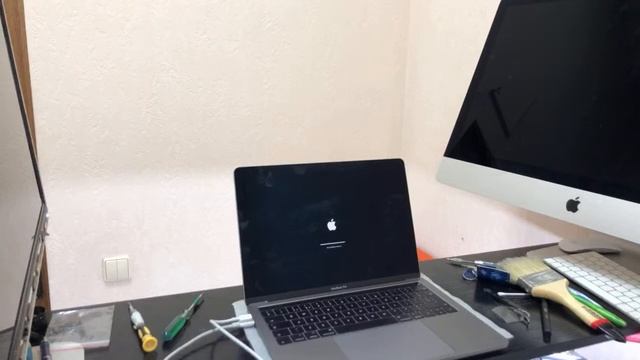 Завис после обновления MacBook Pro 13 Mid 2017 A1706 смотреть онлайн