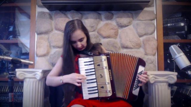 3327 - Red Gold Hohner Starlet Piano Accordion MM 26 40 $999 смотреть онлайн