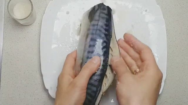 Малосольная скумбрия за 12 часов! Вкуснее магазинной !Сухой посол #скумбрии!Рецепт скумбрия. смотреть онлайн