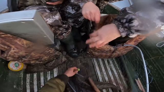 Едем за налимом! Супер рыбалка! Налим на стук! смотреть онлайн