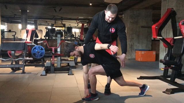 Как правильно делать выпады смотреть онлайн