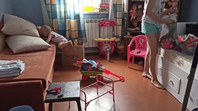 Уборка всей квартиры с двумя детьми // мощная мотивация на уборку запущенной квартиры смотреть онлайн