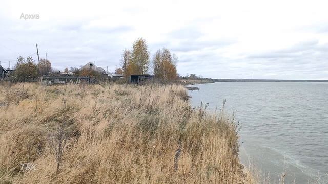 Губернатор области выделил средства на расселение домов в Колпашеве на размываемой береговой линии