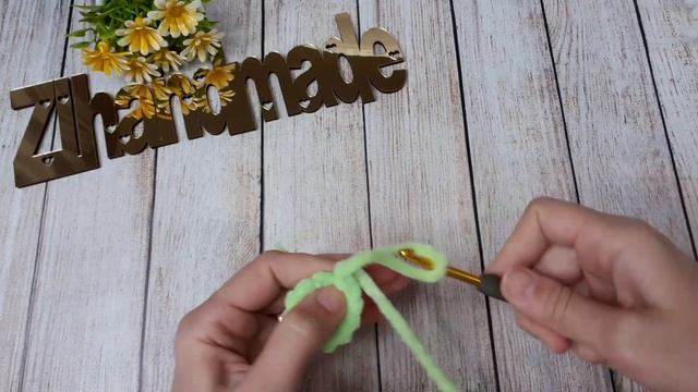 МК Зайка "Лакомка" крючком ❤ 1-я Часть English pattern Rabbit "Lakomka"❤ 1st part bellow the video смотреть онлайн